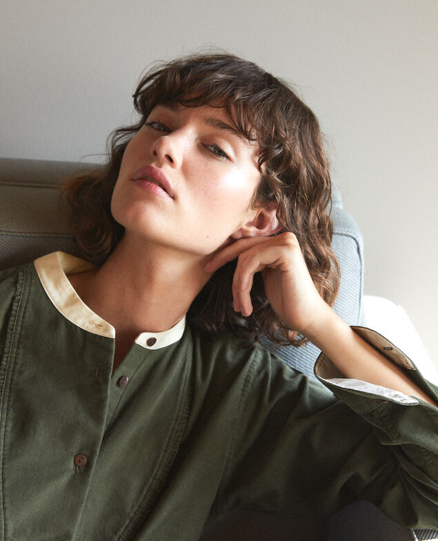 Camisa de terciopelo con cuello mao Verde