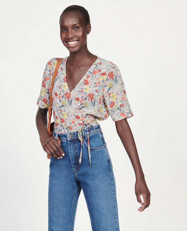  Blusa de seda motivo floral con escote cruzado Print eden cream