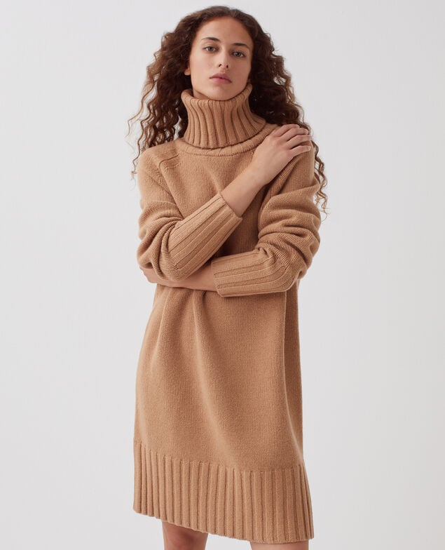 Vestido de lana con cuello vuelto I321 camel