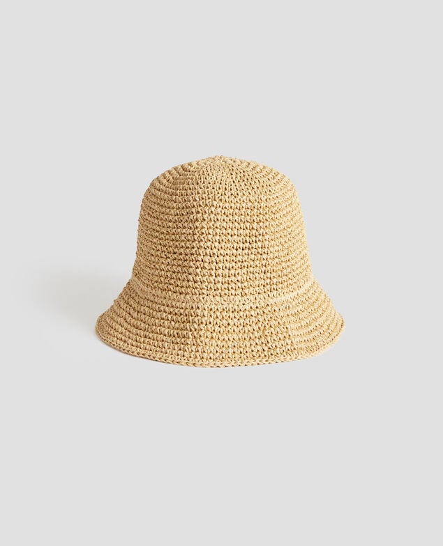 Sombrero de rafia