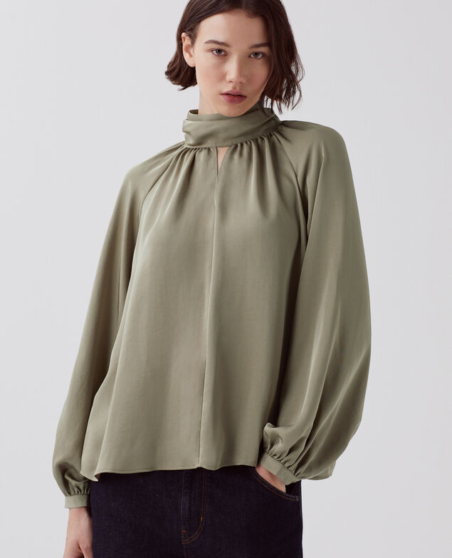 Blusa fluida tacto seda I560 covert green