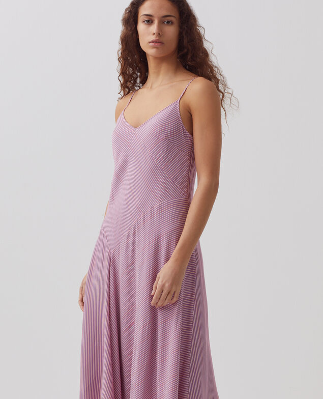 Vestido con tirantes finos