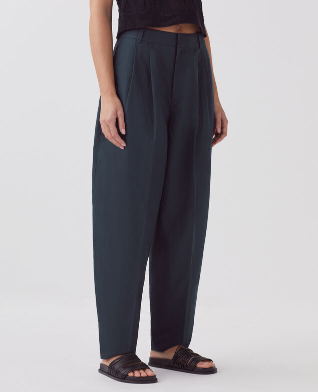Pantalón con pinzas J690 blueberry