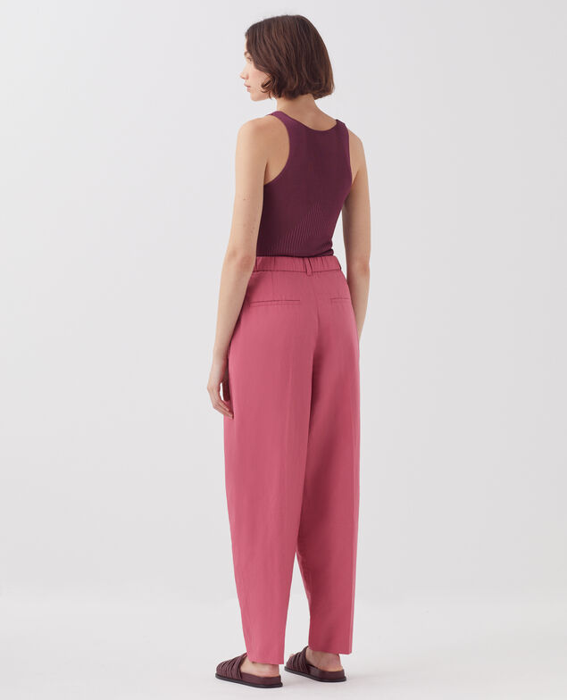 Pantalón con pinzas J130 baroque rose