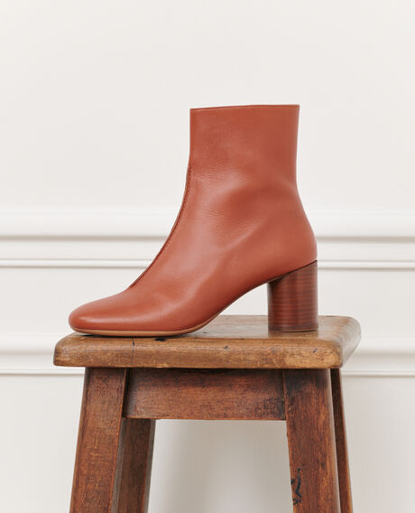 Botines de cuero con tacón