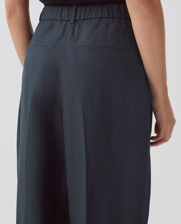 Pantalón con pinzas J690 blueberry