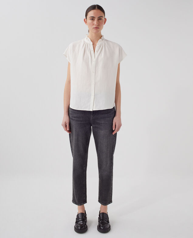 Camisa sin mangas con cuello de volantes U010 off white