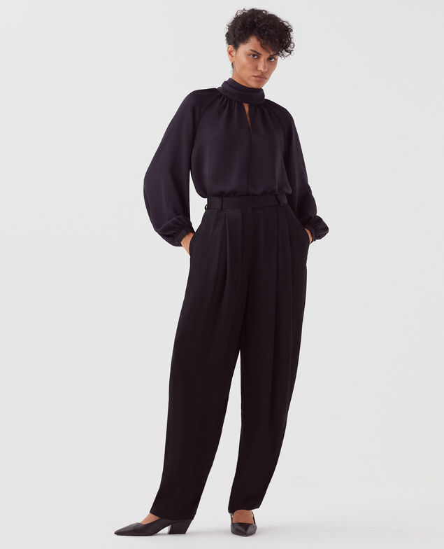 Pantalón fluido satinado H091 black beauty