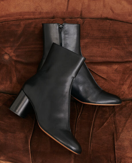 Botines de cuero con tacón