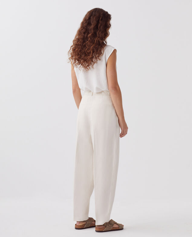 Pantalón con pinzas J314 beige