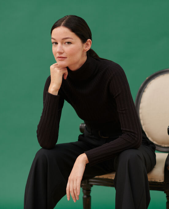 Jersey ajustado de lana merino 8853 09 BLACK