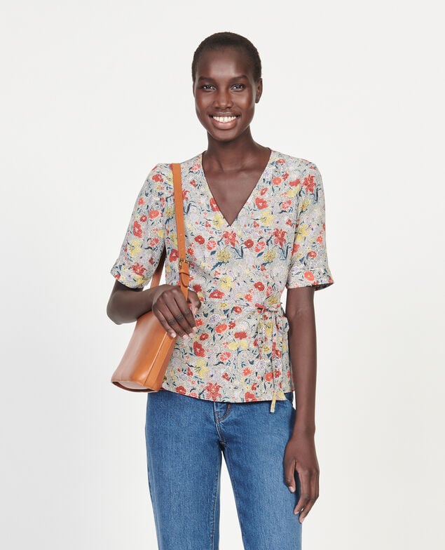  Blusa de seda motivo floral con escote cruzado Print eden cream
