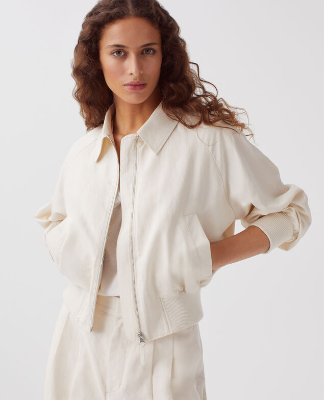 Cazadora corta con cremallera J314 beige