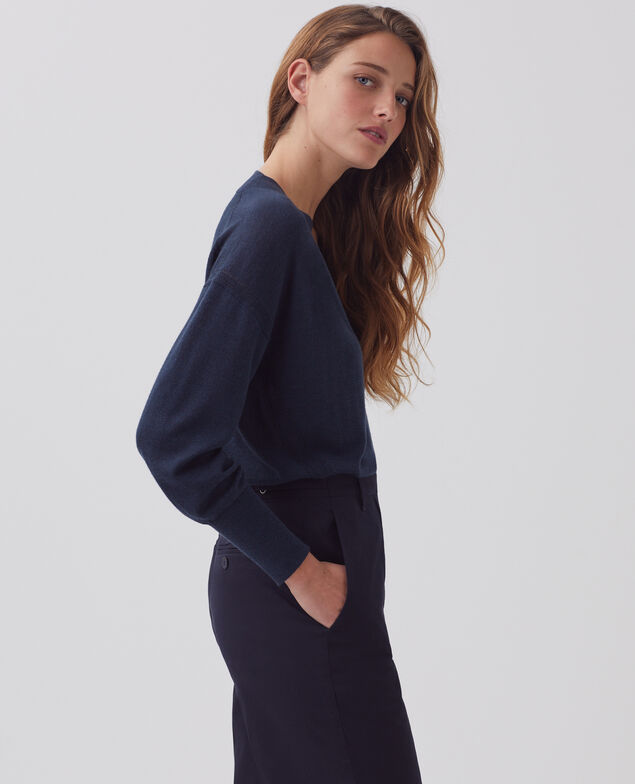 Jersey con cuello de pico de lana y seda J690 blueberry