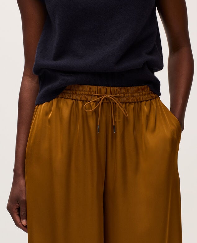 Pantalón ancho fluido satinado K340 bone brown