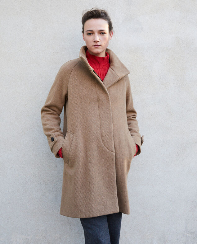 Abrigo con cuello subido Beige