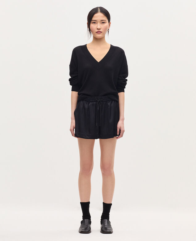 Short fluido satinado H091 black beauty