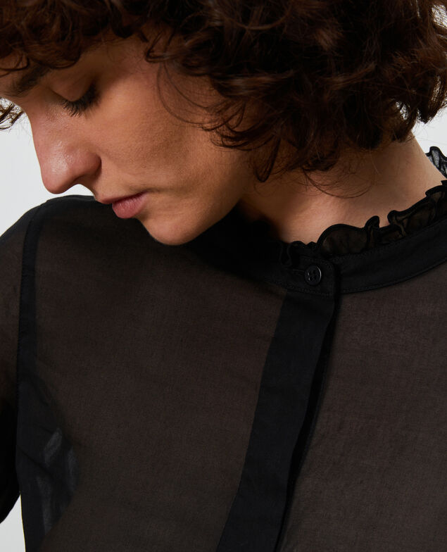 Camisa con cuello de volantes Black beauty