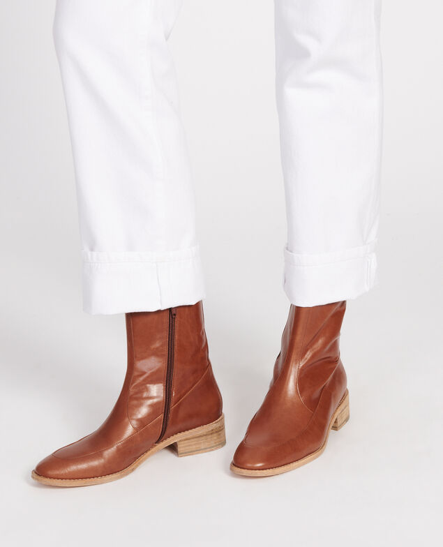 Botas ajustadas de cuero Camel