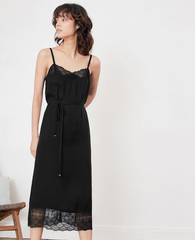 Vestido estilo salto de cama con encaje Noir