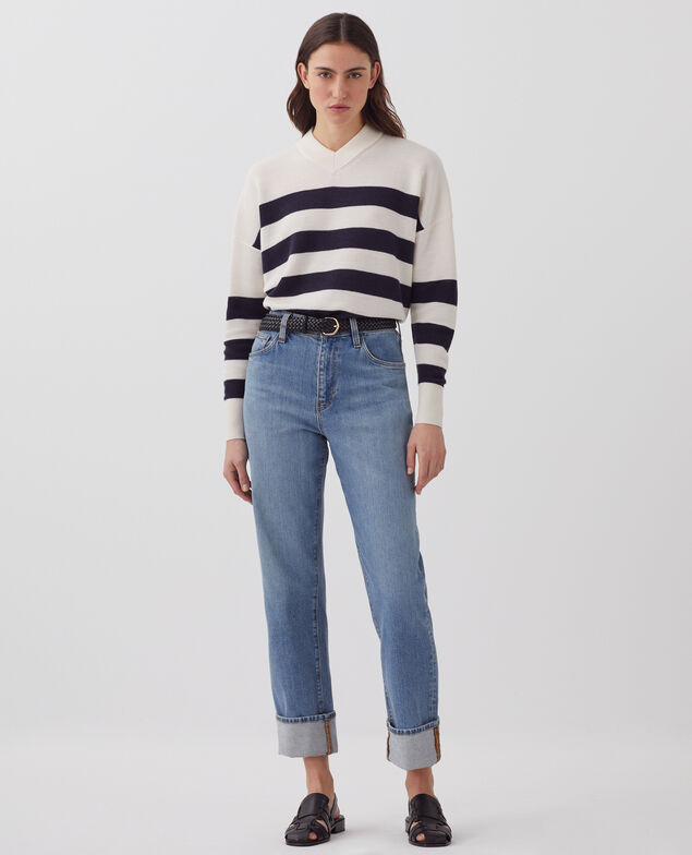 Jersey marinero con cuello de pico de lana merino J682 st ecru navy
