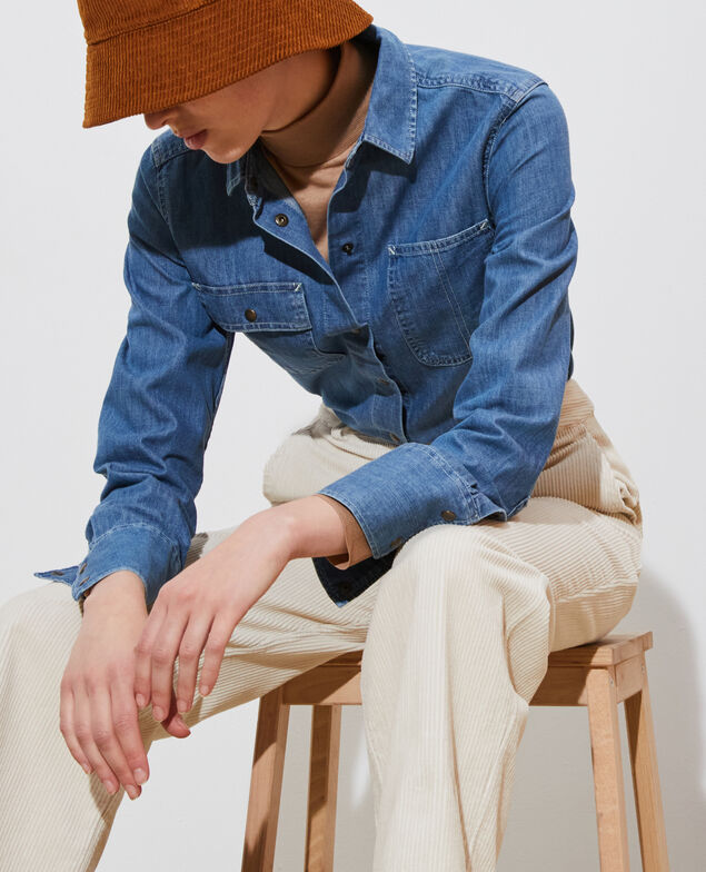 Camisa vaquera con bolsillos asimétricos. Denim blue