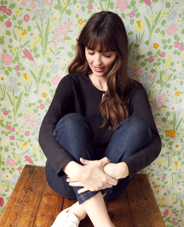 Blusa con bordado Noir