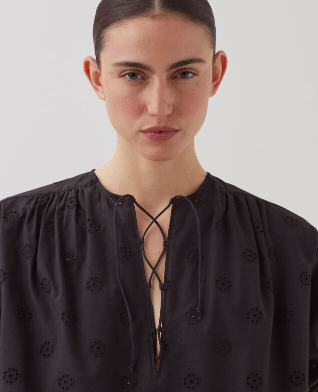 Blusa de algodón con bordado inglés H091 black beauty