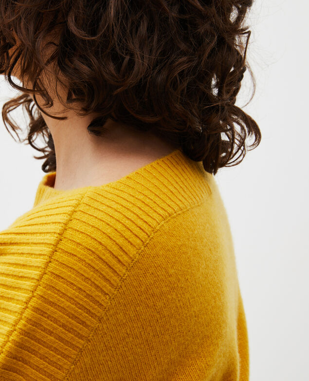 Jersey de cachemir con cuello de barco Lemon curry