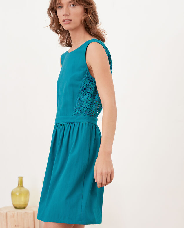 Vestido escote de pico en la espalda con encaje   Pacific green