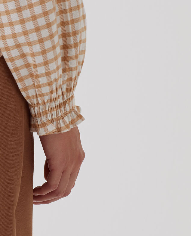 Blusa con cuello de volantes I310 check creme camel