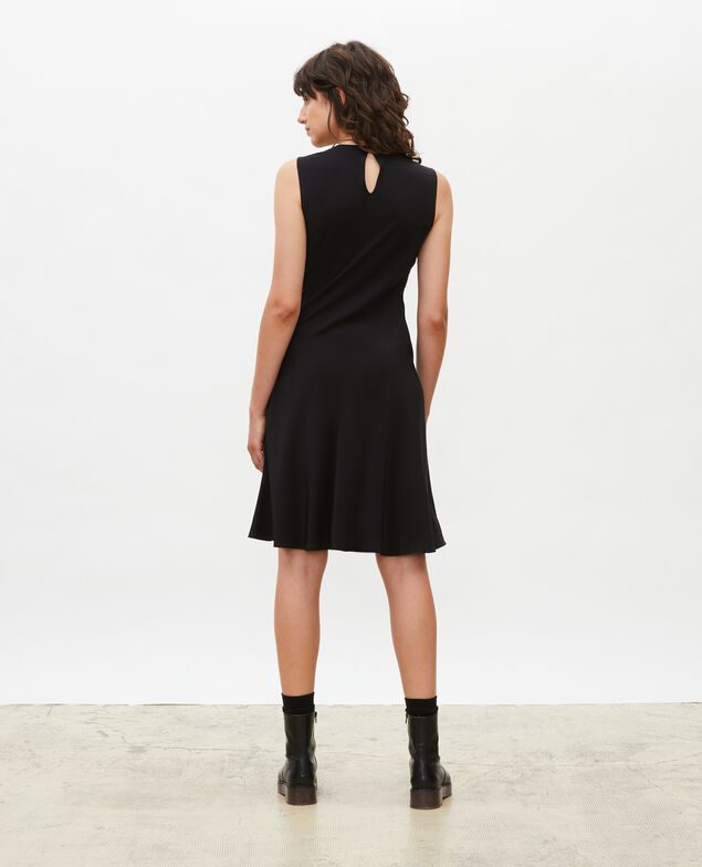 Vestido de seda sin mangas cortado al bies. Black beauty
