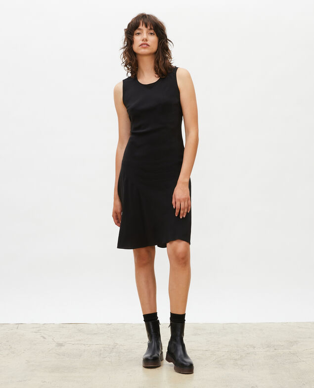 Vestido de seda sin mangas cortado al bies. Black beauty