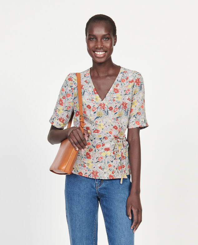  Blusa de seda motivo floral con escote cruzado Print eden cream