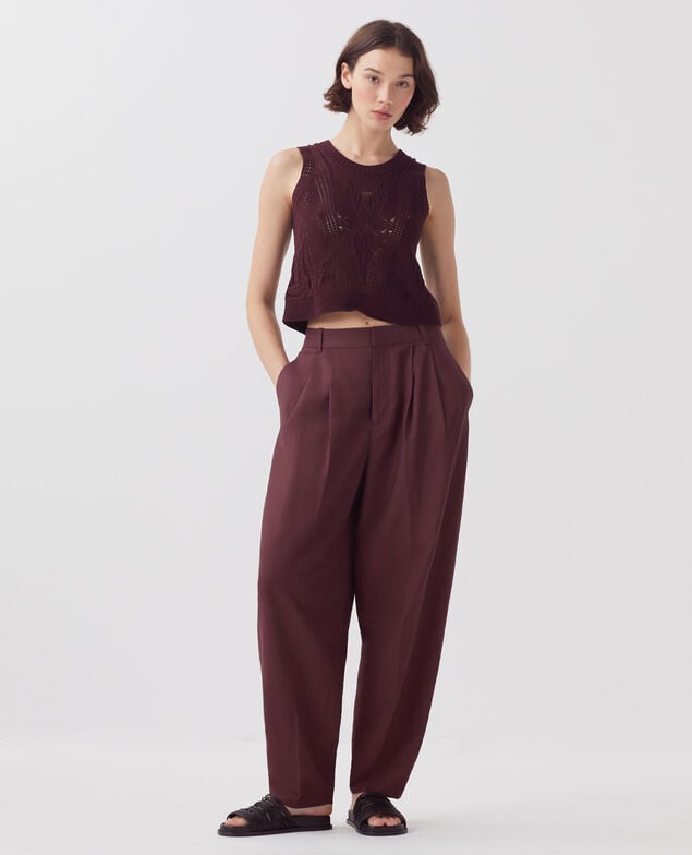 Pantalón con pinzas J380 decadent chocolate