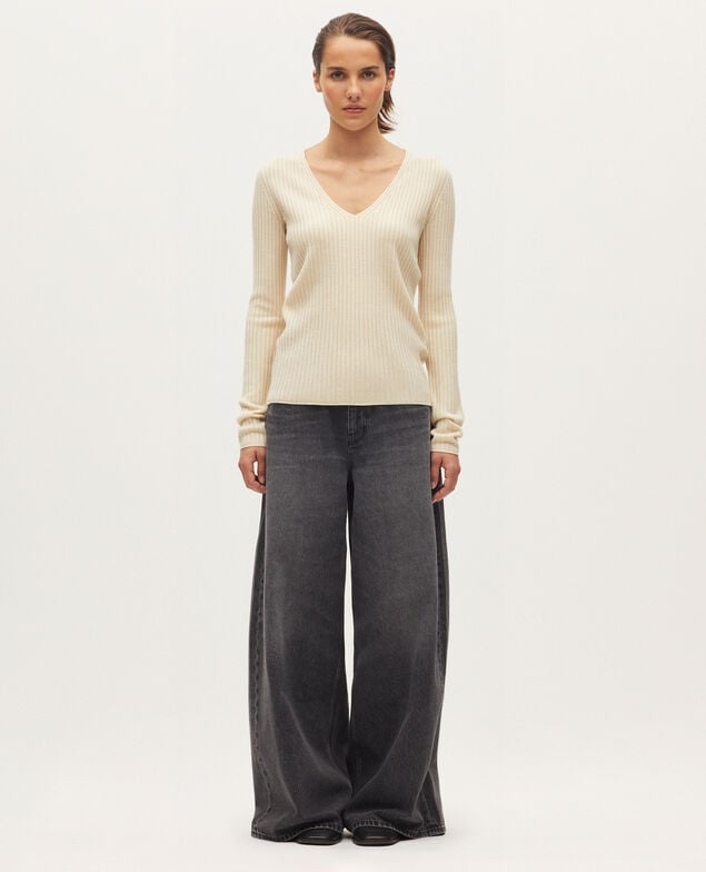Jersey con cuello de pico de lana merino K300 ecru beige