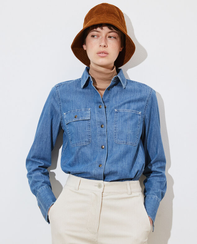 Camisa vaquera con bolsillos asimétricos. Denim blue