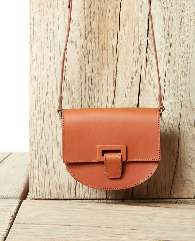 Bolso forma de media luna en pequeño formato Camel