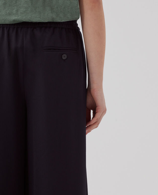 YVONNE - Pantalón amplio con pinzas H091 black beauty