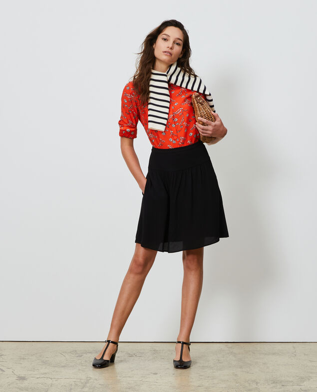 Falda corta fluida Black beauty