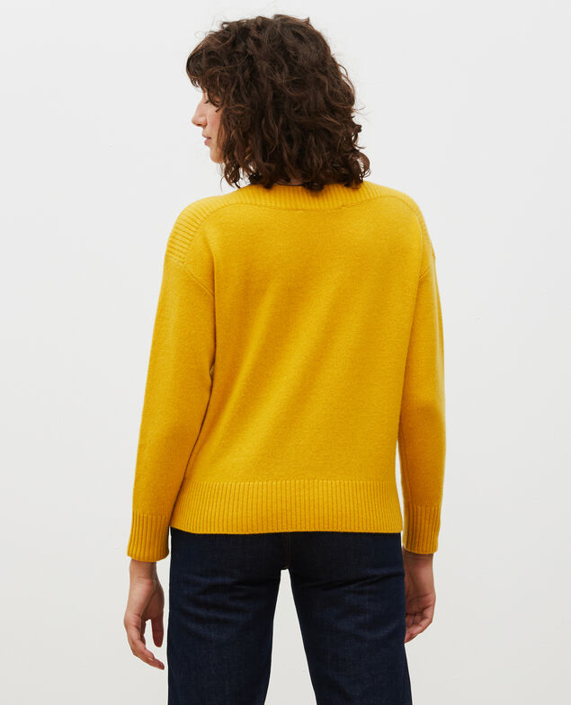 Jersey de cachemir con cuello de barco Lemon curry