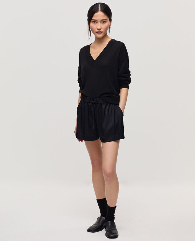 Short fluido satinado H091 black beauty