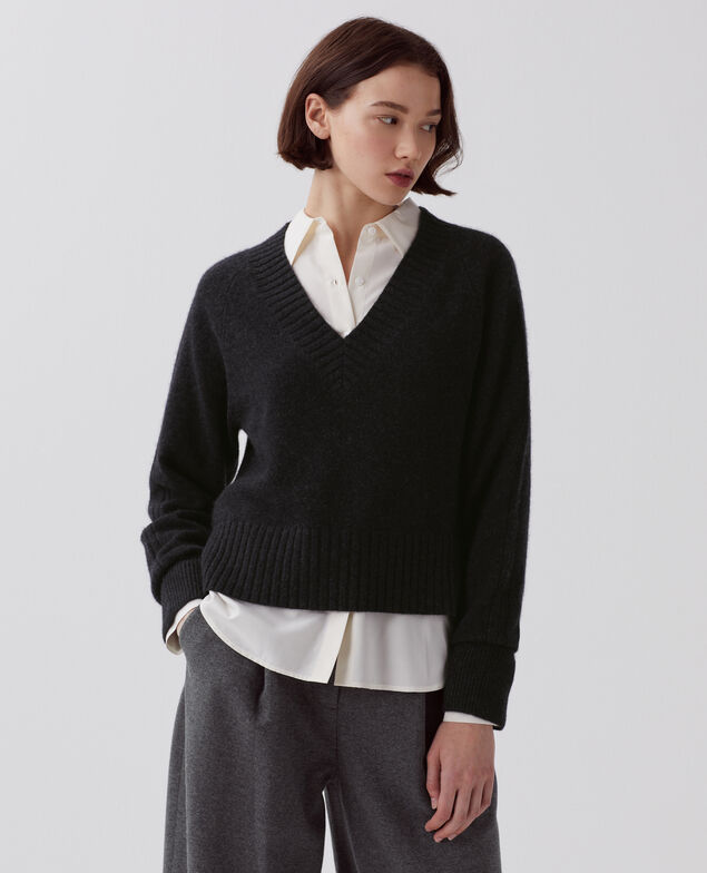 Jersey con cuello de pico de cachemir I080 moonless gray