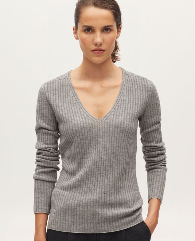 Jersey con cuello de pico de lana merino K070 mel gray