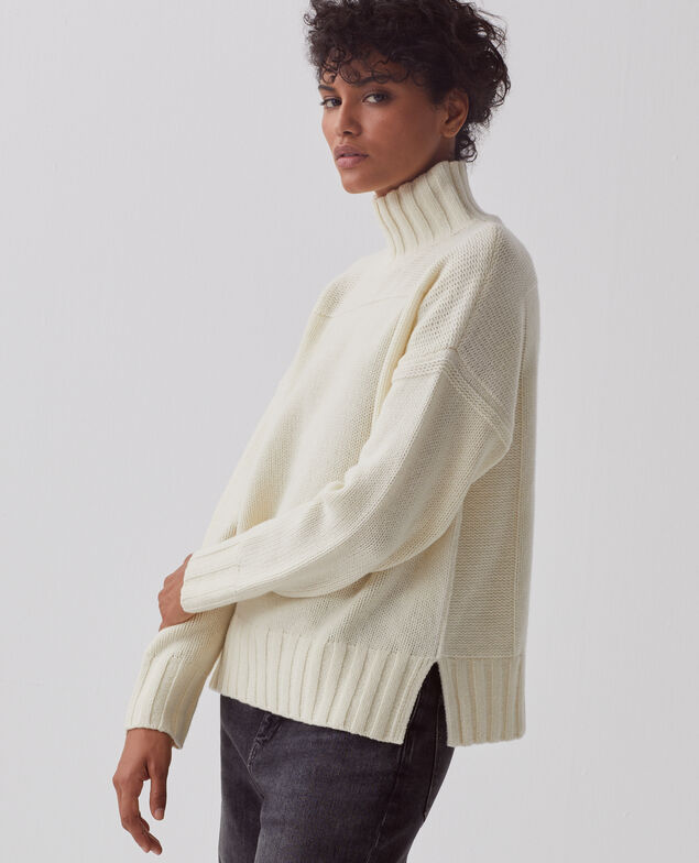 Jersey de lana con cuello alto I010 glass green beige