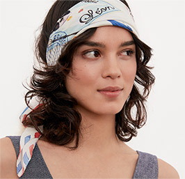 Comment porter un foulard façon Comptoir des Cotonniers