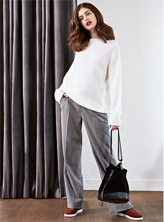 Look - Jersey de lana y alpaca, Pantalón, Sneakers de cuero 